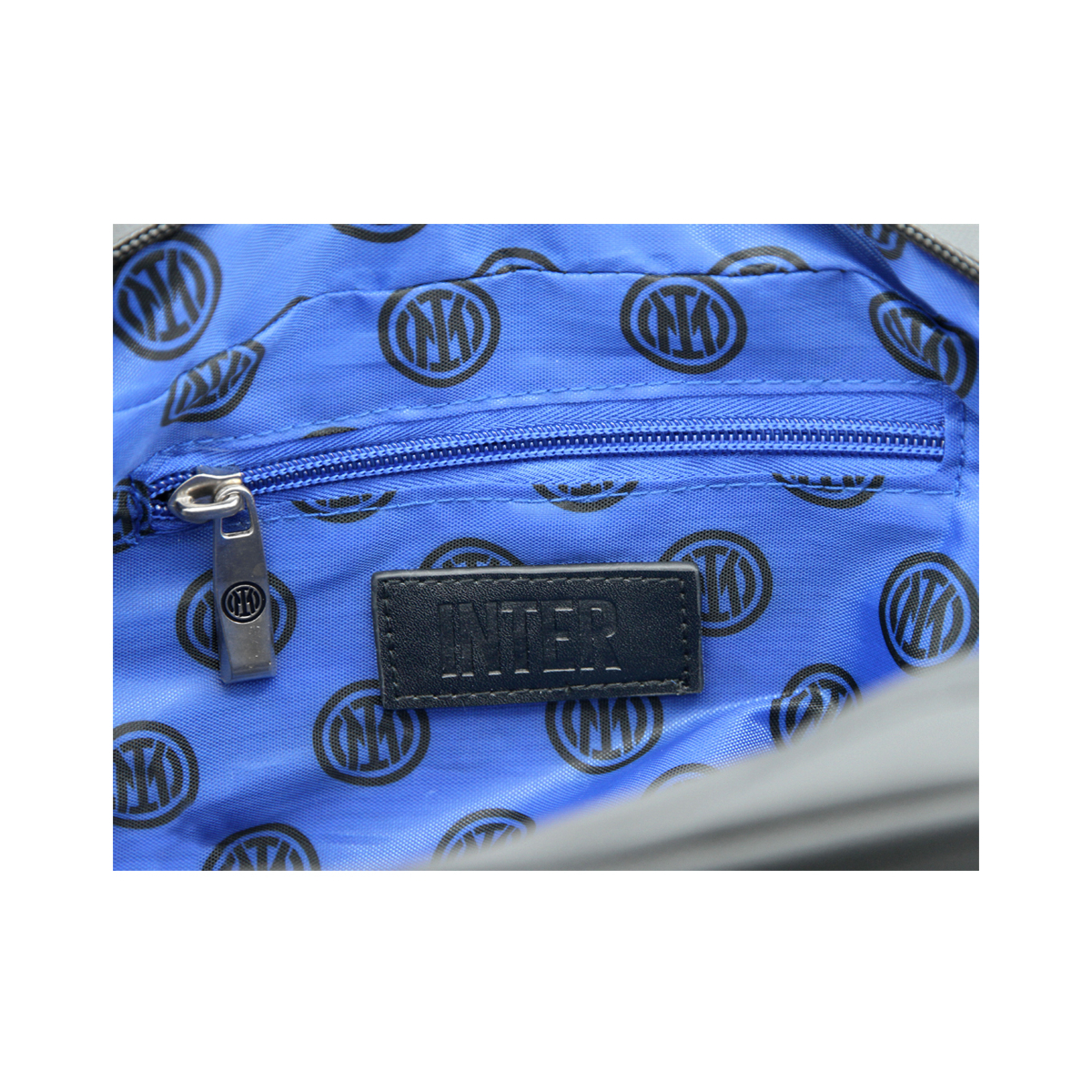 POCHETTE TRAVEL  est.60%PVC 40%PL int.100%PL INTER