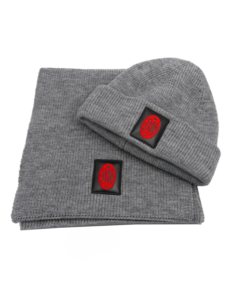 SET SCIARPA E CAPPELLO CON RICAMO IN BOX 47%PC 31%PL 22%NY MILAN