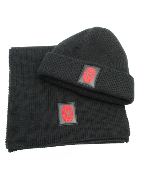 SET SCIARPA E CAPPELLO CON RICAMO IN BOX 47%PC 31%PL 22%NY MILAN